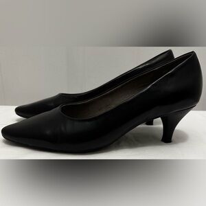 AEROSOLES Black Women's Heels Size 10W
